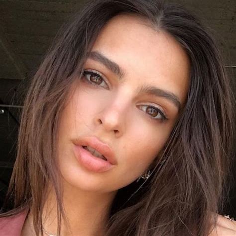 emily ratajkowski eyebrows